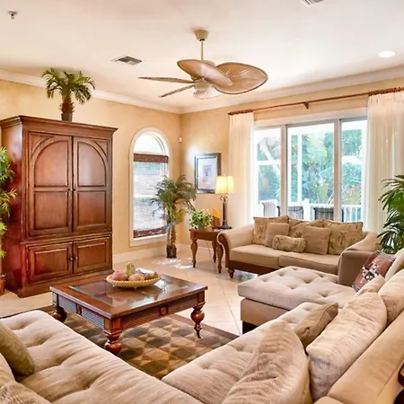 Villa Mango Court